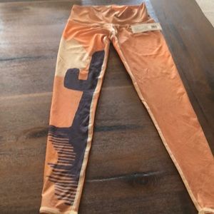 NWT Teeki Coyote Moon Dusk Yoga Pant Size Small
